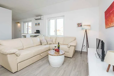 Ferienwohnung mit Balkon, Parkplatz und