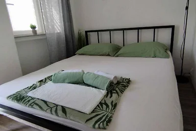 Ferienwohnung Mit Terasse und Klimaanlage