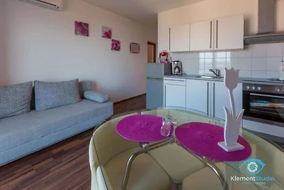 Ferienwohnung mit Poolnutzung und Meerblick