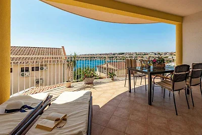 Ferienwohnung mit Pool und Meerblick