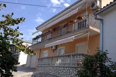 Studio mit Balkon und Klimaanlage
