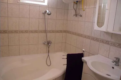 Ferienwohnung mit Tischtennis und Pool
