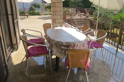 Ferienwohnung mit Klimaanlage und Terrasse