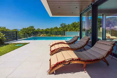 Villa mit Klimaanlage und Pool