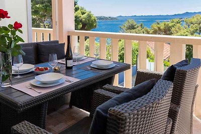 Ferienwohnung mit einen Balkon und Meerblick