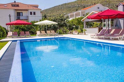 Ferienwohnung mit Pool und 80 m zum Strand
