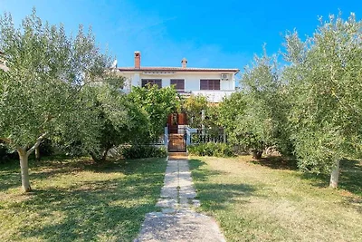 Ferienwohnung mit schönem Balkon mit Tisch un