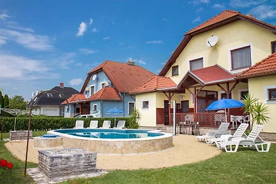 Ferienhaus in ruhiger Lage in Strandnähe mit 