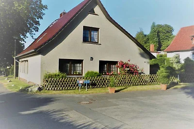 Bungalow mit Terrasse und Garten