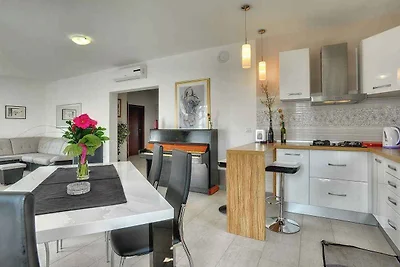 Villa mit Pool und Klimaanlage