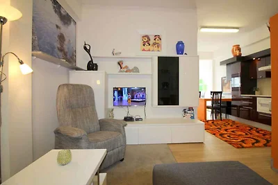 Ferienwohnung mit Klimaanlage, Spülmaschine u