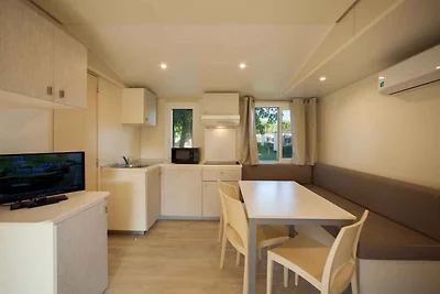 Mobilehome mit Parkplatz und Klimaanlage