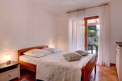 Ferienwohnung mit Terrasse und Garten