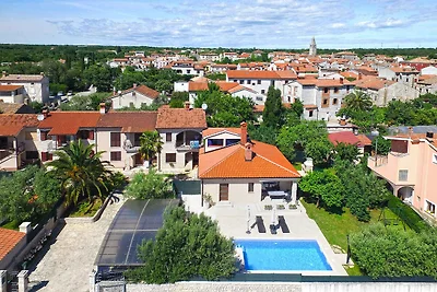 Ferienhaus mit Pool und Klimaanlage