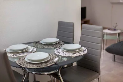 Ferienwohnung mit Terrasse und Klimaanlage