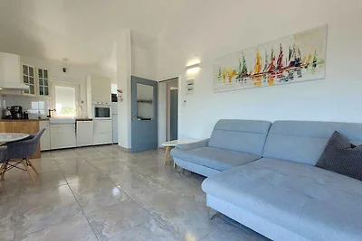 Ferienhaus mit Pool und Grill