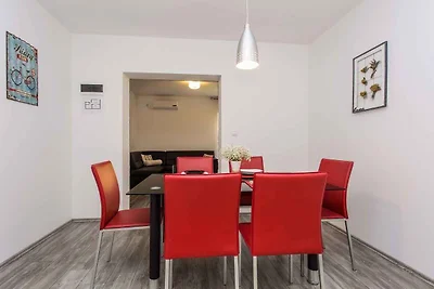 Ferienwohnung mit Balkon und Klimaanlage