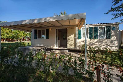 Mobilehome mit Parkplatz und Klimaanlage