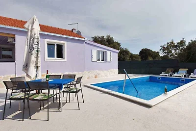 Ferienhaus mit Pool und Internet