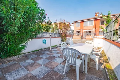 Ferienhaus mit Garten und Grill