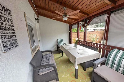 Ferienhaus mit WLAN und Klimaanlage