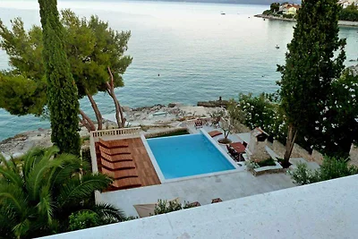 Villa mit Infinity-Pool
