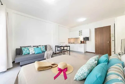 Studio mit Klimaanlage und Balkon