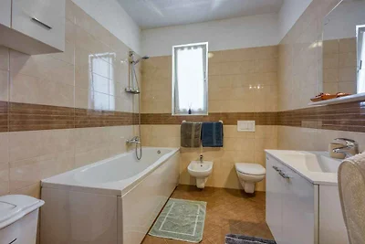 Zwei-Zimmer-Wohnung in Novigrad