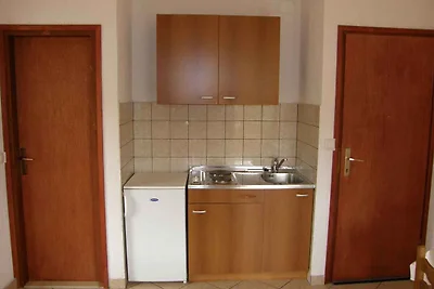 Studio mit Balkon und Klimaanlage