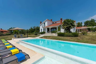 Villa mit Terrasse, Klima und Pool