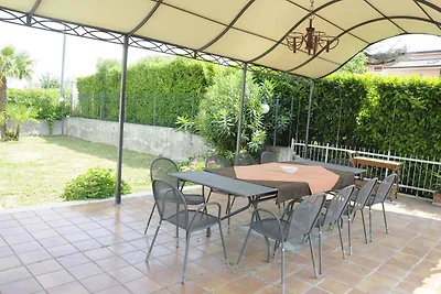 Ferienwohnung mit privatem Garten in günstige
