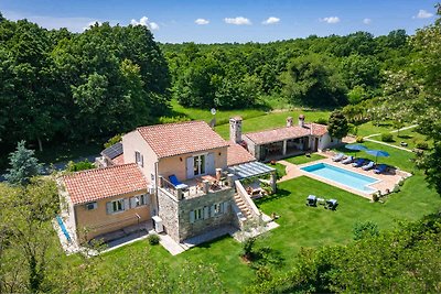 Ferienhaus mit Klimaanlage und Aussenpool