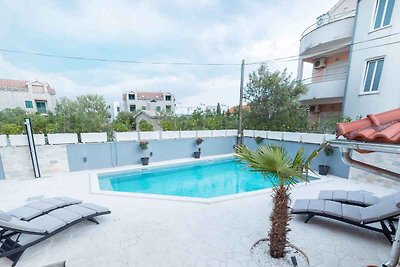 Ferienwohnung mit Pool 250 m vom Strand