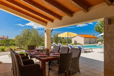 Villa mit Pool, Klimaanlage, Fitness und