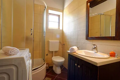 Komfortable Ferienwohnung Sandra in Sukošan m