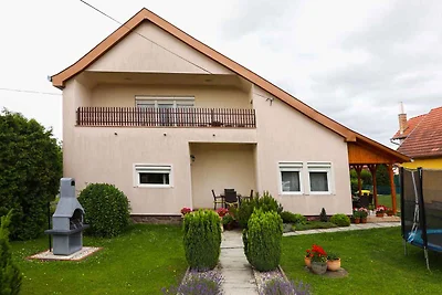 Ferienhaus nur 300 m vom Strand