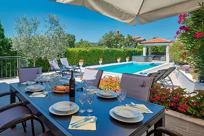 Ferienhaus mit Pool und für Hundefreunde