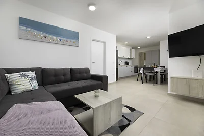 Ferienwohnung mit einen Balkon und Meerblick