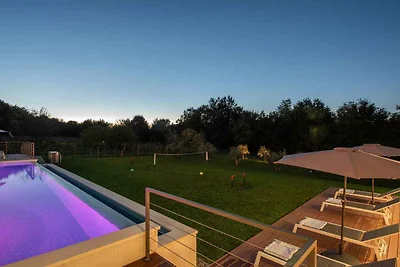 Villa mit beheiztem Pool