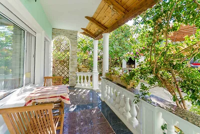 Ferienwohnung mit Terrasse und Grill
