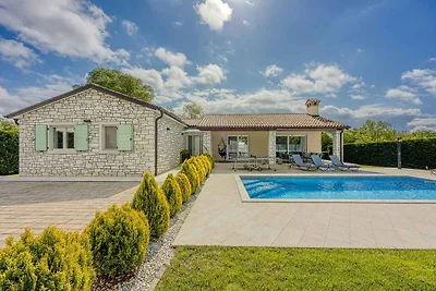 Villa mit Swimmingpool, Sauna, Whirlpool und