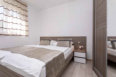 Ferienwohnung mit Klimaanlage und Terrasse