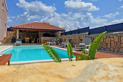 Ferienhaus mit Klimaanlage und Aussenpool