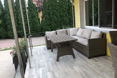 Ferienhaus mit Pool, Klima und moderner