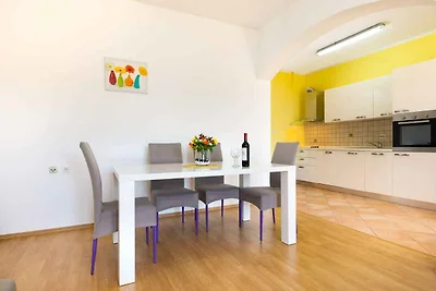 Ferienwohnung mit Meerblick 250 m vom Strand