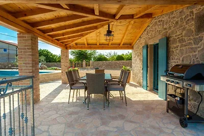 Villa mit Klimaanlage und Pool