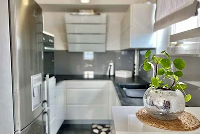 Ferienwohnung mit Balkon und Klimaanlage
