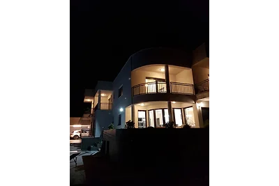 Ferienhaus mit 10 Schlafzimmern, Meerblick un