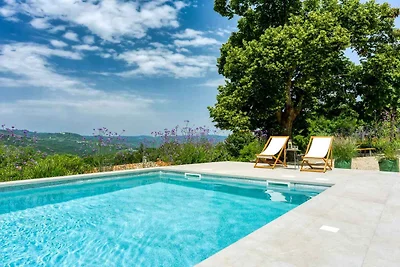 Eleganz, Komfort, moderne Details und Traditi