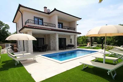 Villa mit Klimaanlage und Pool